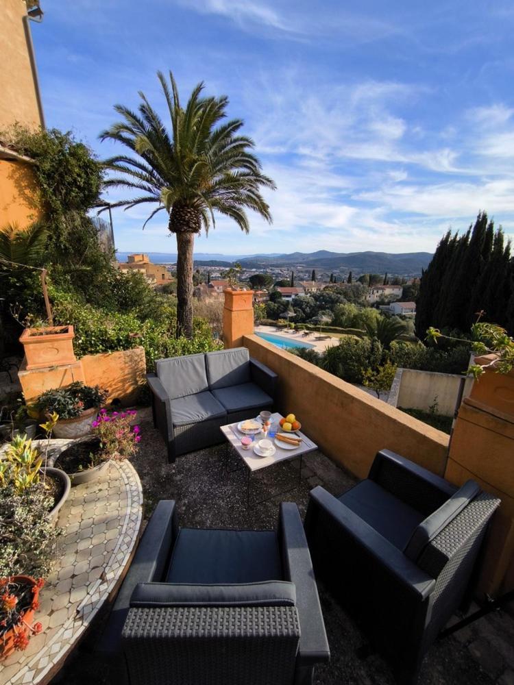 Love-Room Discret 40 M2 Bormes Les Mimosas Village Avec Terrasse Exterior foto